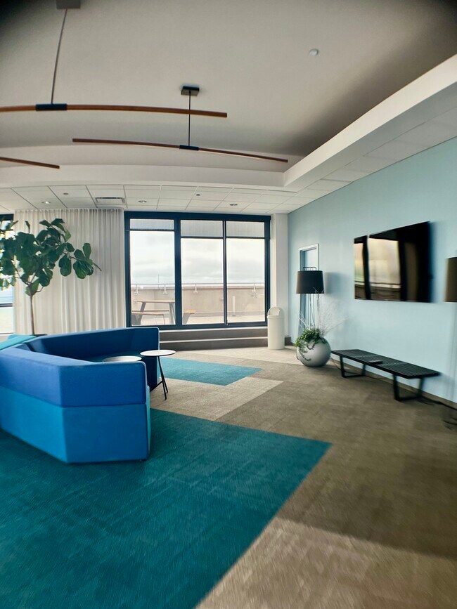 Building Photo - 3660 N Lake Shore Dr