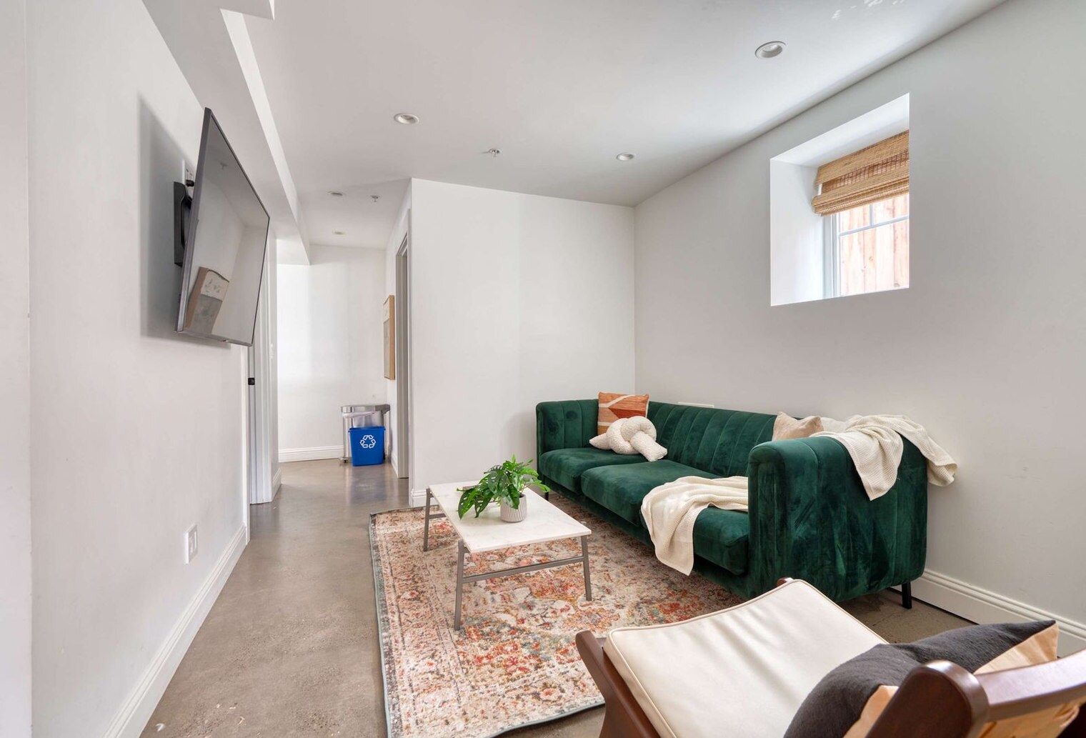 Building Photo - 18 NW 22nd Pl