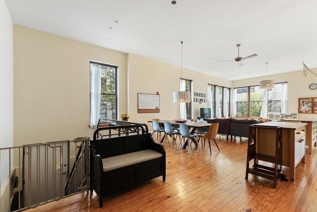 Building Photo - 87 Brookside Ave