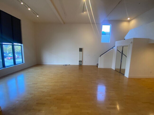 Building Photo - EPIC REA, INC - Vibrant Mission District L...