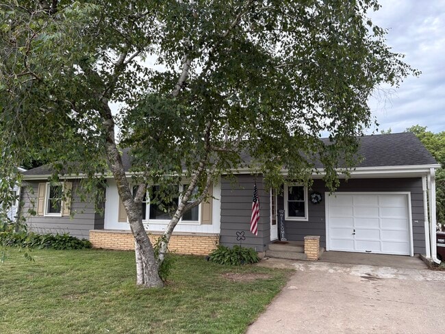 Primary Photo - 706 Randall Ct
