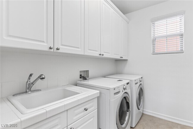 Building Photo - 58 Contrada Fiore Dr