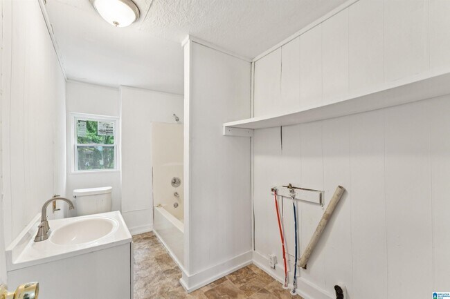 Building Photo - 4405 12th Ct