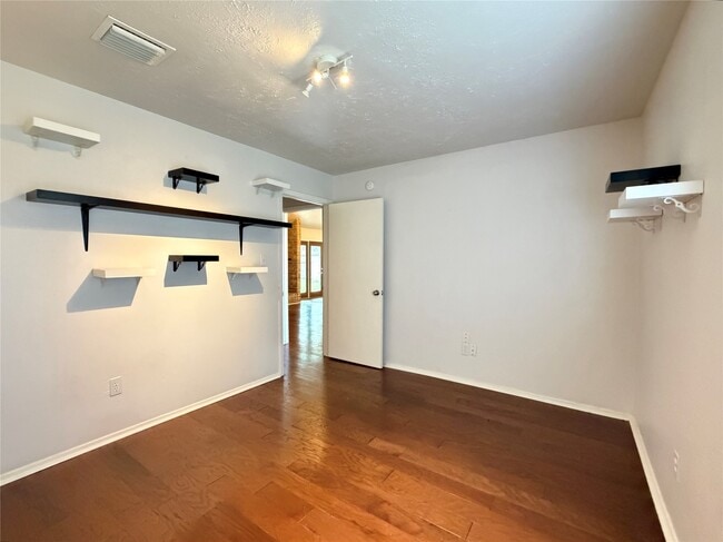 Building Photo - 22319 Merrymount Dr