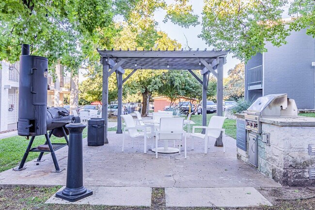 Building Photo - 3501 S 1st St