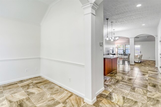 Building Photo - 6015 Wildbriar Ln