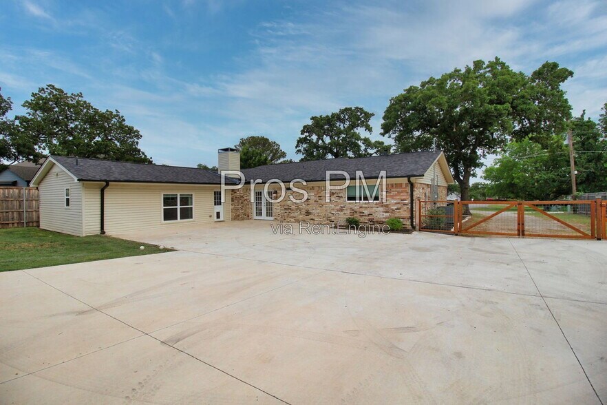 Building Photo - 106 Joyce Dr