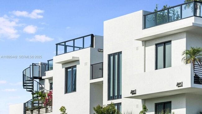 Building Photo - 1030 15th St