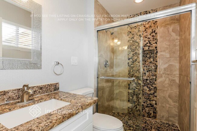 Building Photo - 6102 S Parkside Dr