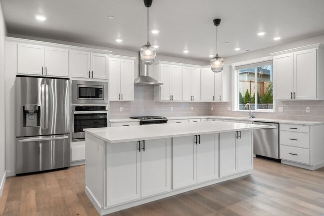 Building Photo - Newer 4-Bedroom Home in Bremerton