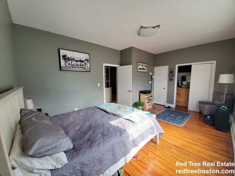 Building Photo - 202 Saint Paul St