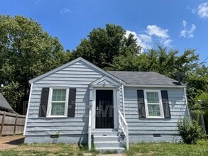 Building Photo - 822 Kippley St