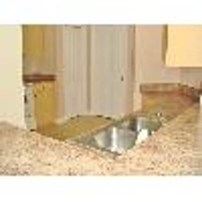 Building Photo - Inviting 3 Bedroom, 2 Bath Home in Desirab...