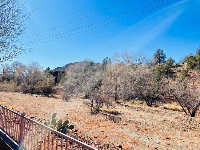 Building Photo - Las Piedras Home