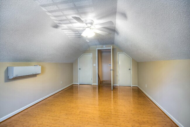 Building Photo - 3165 Foxcroft Cir