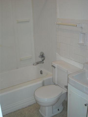 Building Photo - 5 Bedroom Available August 2026;  Monthly ...