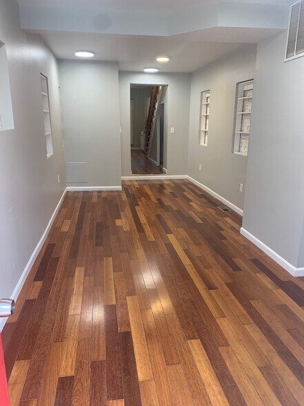 Building Photo - 117 S Wolfe St