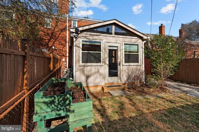 Building Photo - 1418 Dogwood Dr