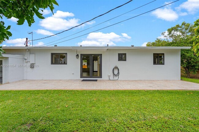 Building Photo - 5110 SW 106th Ave