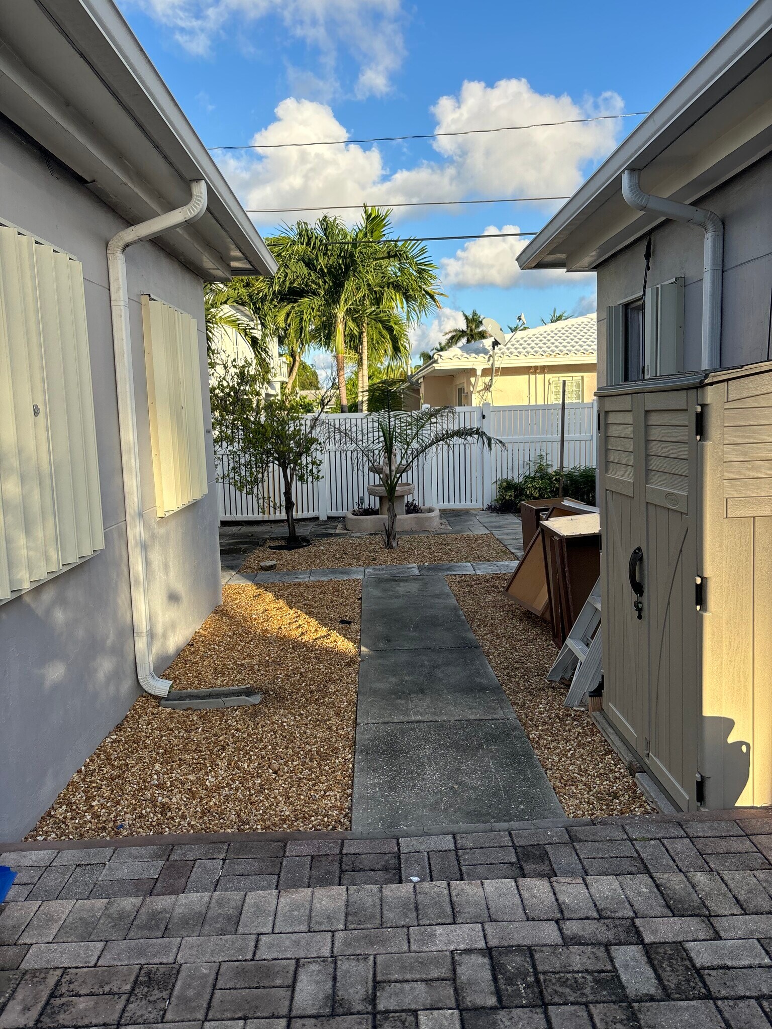 Building Photo - 1017 N 16th Ct