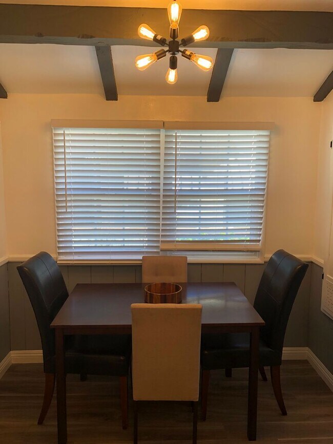 Building Photo - 12427 Chandler Blvd