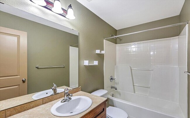 Building Photo - Gorgeous Home in Kirkland!