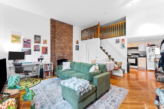 Building Photo - 174 Grand St