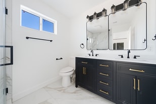 Building Photo - 6733 Lanto St