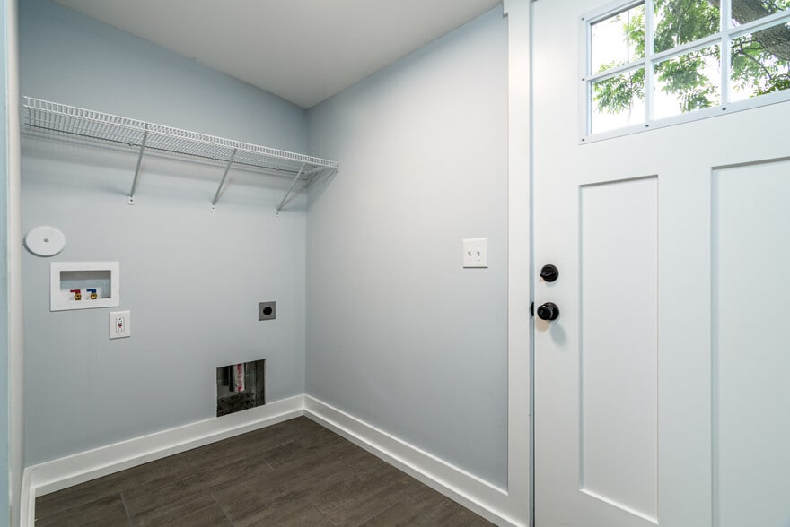 Laundry Room - 503 Hampton St