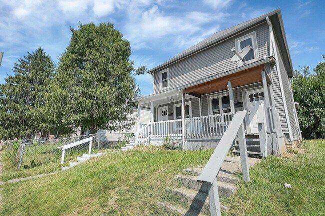 Building Photo - Newly Updated 2 Bedroom Home – Bright, Modern, and Move-In Ready!