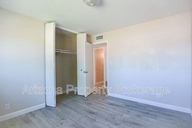 Building Photo - 8513 E Mariposa Dr