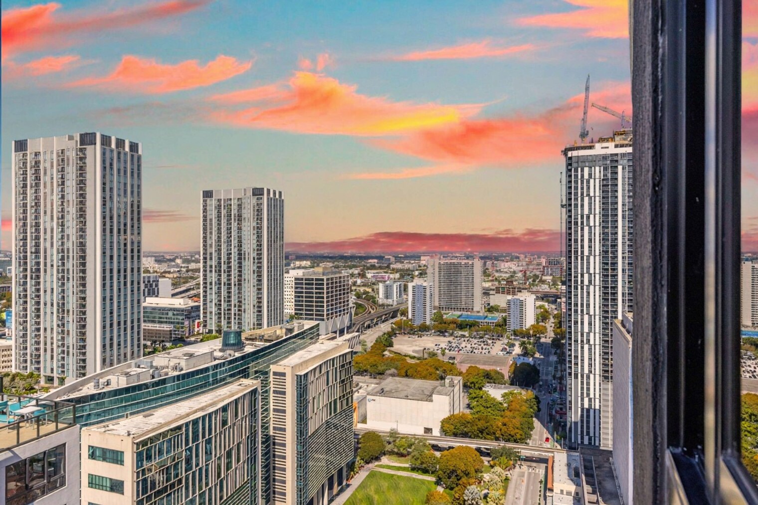 Building Photo - 225 N Miami Ave