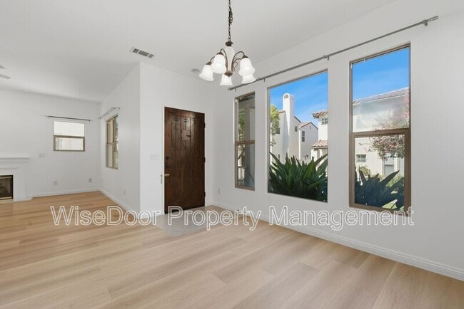 Building Photo - 1087 Waterfall Way