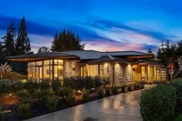 Building Photo - 6Bd/6.5Ba Clyde Hill House