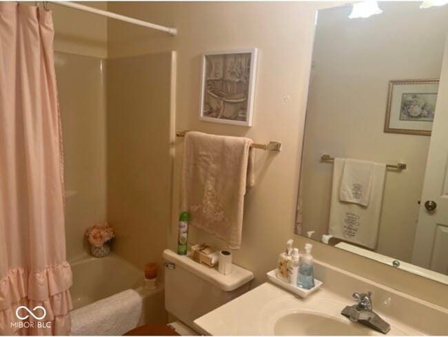 Building Photo - 1647 Justin Ave