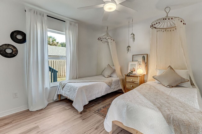 Building Photo - 156 Meadow Ave