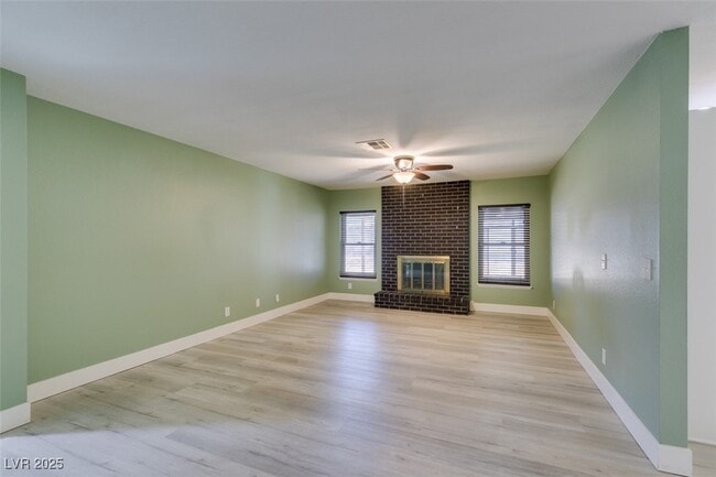 Building Photo - 605 Mosswood Dr