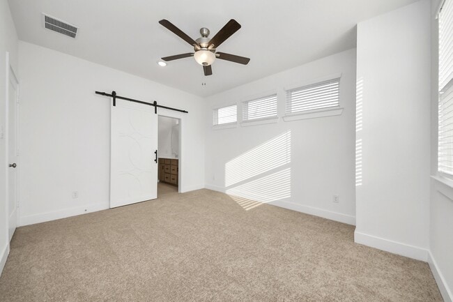 Building Photo - 1420 Shaded Rock Dr