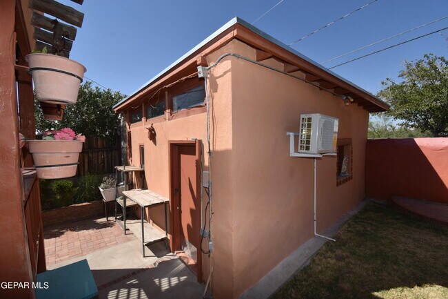 Building Photo - 515 Gregory Ave
