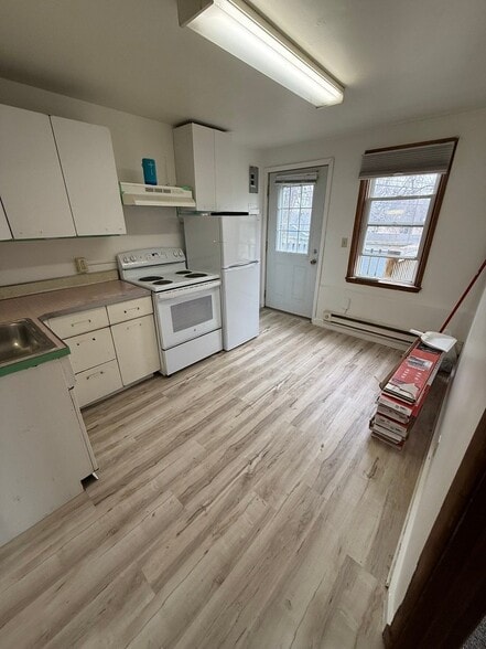 Building Photo - 1923 12th Ave N