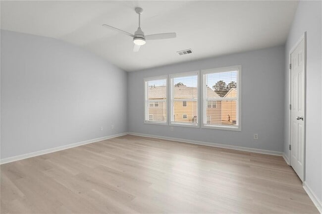 Building Photo - 1947 Lakeshore Overlook Cir NW