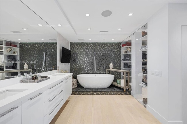 Building Photo - 400 Alton Rd