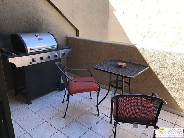 Building Photo - 1655 E Palm Canyon Dr