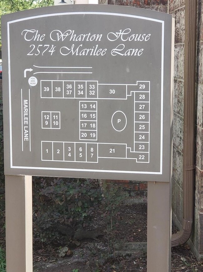 Building Photo - Small gated community of 39 units, conveni...