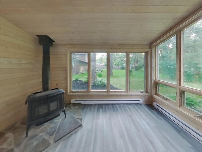 Building Photo - 12911 Overlook Rd