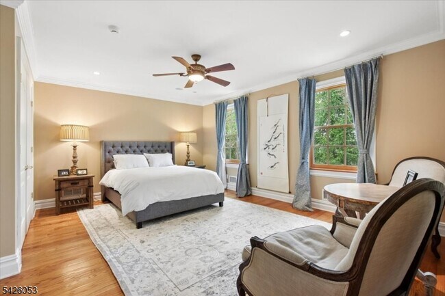 Building Photo - 236 Long Hill Dr