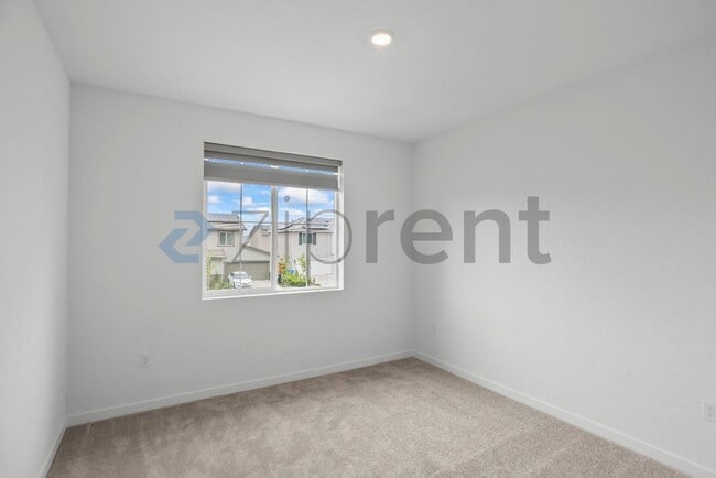 Building Photo - 3284 Oak Trl Dr