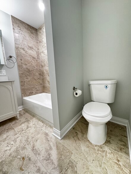 Building Photo - 6807 S Paulina St