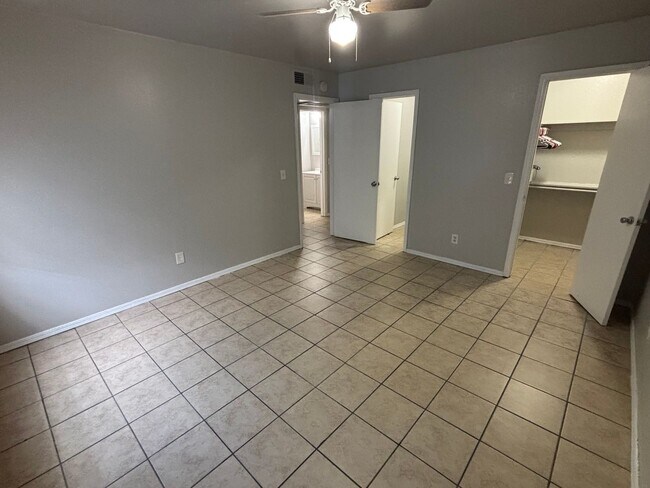 Building Photo - 2 Bedroom, 1.5 Bathroom 1st Floor Condo wi...