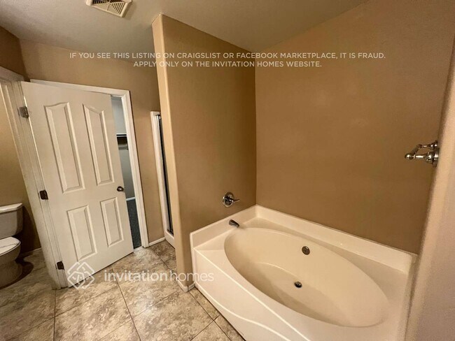 Building Photo - 3902 E Jasper Dr